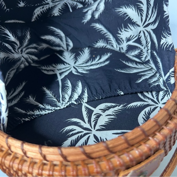 Rattan Woven Round Crossbody With Leather Strap Brown Lined Snap Closure - Picture 8 of 11